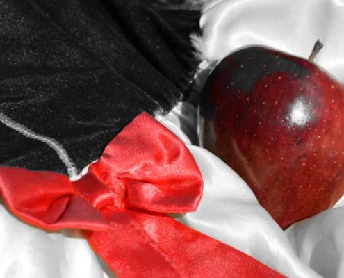 Weiß, rot und schwarz - die Farben der Großen Göttin